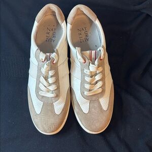 Naturalizer Cream and Tan Casual Sneakers